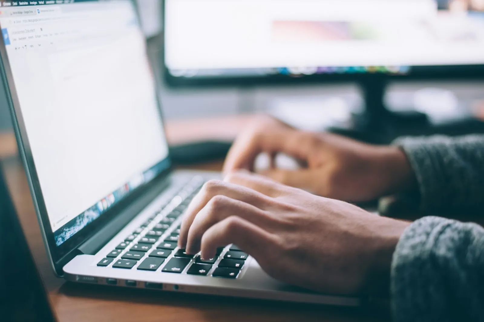 Qualified Creative Writing tutors - expert instructor supporting student success